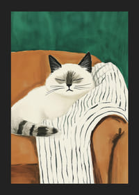 Plagát uvoľnenej mačky na pruhovanej deke v oranžovom kresle-5