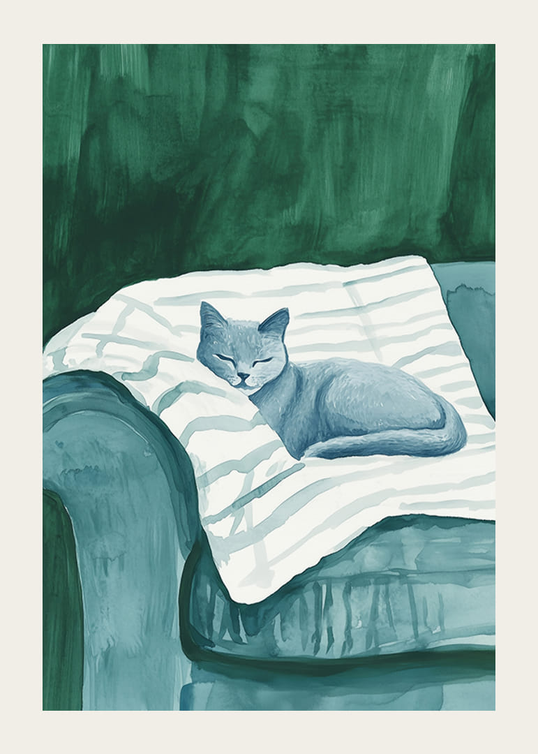 Plagát so spiacou modrou mačkou na pruhovanej deke v zelenom kresle-12
