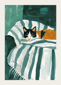 Une affiche d'un chat tricolore reposant sur une couverture rayée dans un fauteuil vert-3