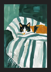 Une affiche d'un chat tricolore reposant sur une couverture rayée dans un fauteuil vert-5
