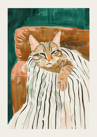 En plakat av en avslappet katt i en lenestol som sprer varme og ro i hjemmet ditt-3