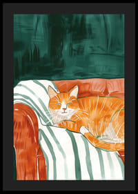 En plakat av en sovende oransje katt i en stripet lenestol som sprer ro og varme inn i hjemmet ditt-4