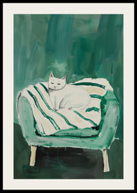 Un poster cu o pisică albă într-un fotoliu verde, dând încăperii o notă modernă și artistică-2