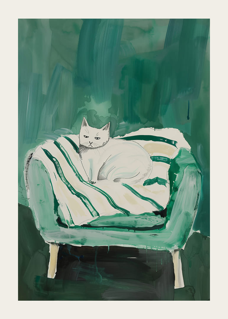 Un poster cu o pisică albă într-un fotoliu verde, dând încăperii o notă modernă și artistică-12