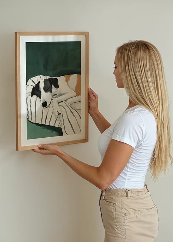 Een poster van een slapende terriër die rust in huis creëert-12