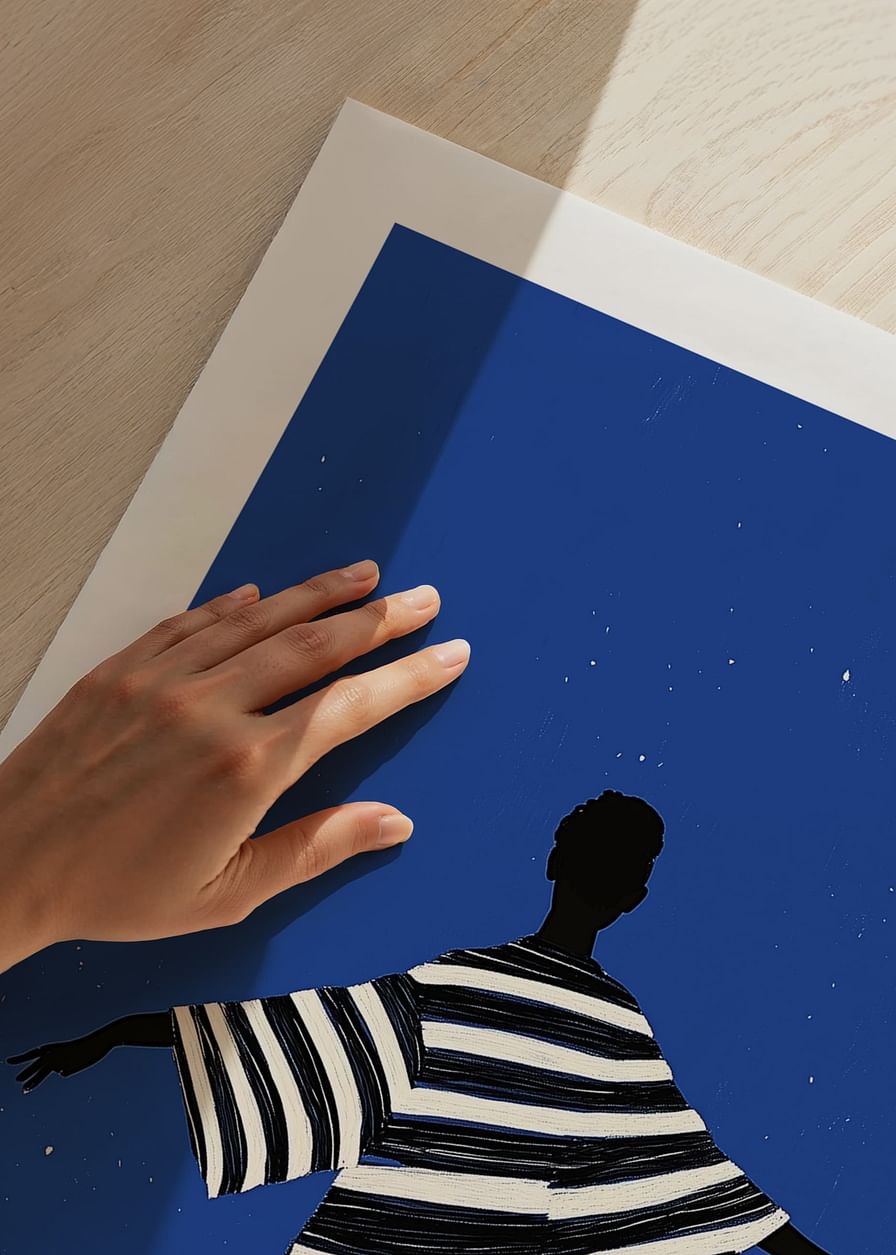 Een elegante poster van een dansende figuur onder de sterrenhemel-12