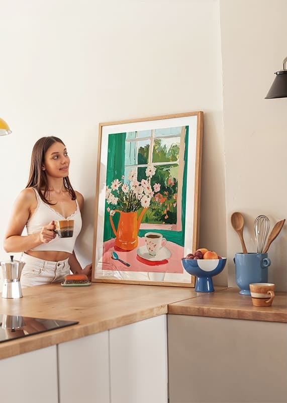 En poster som skildrar en kopp kaffe och blommor vid ett fönster-12