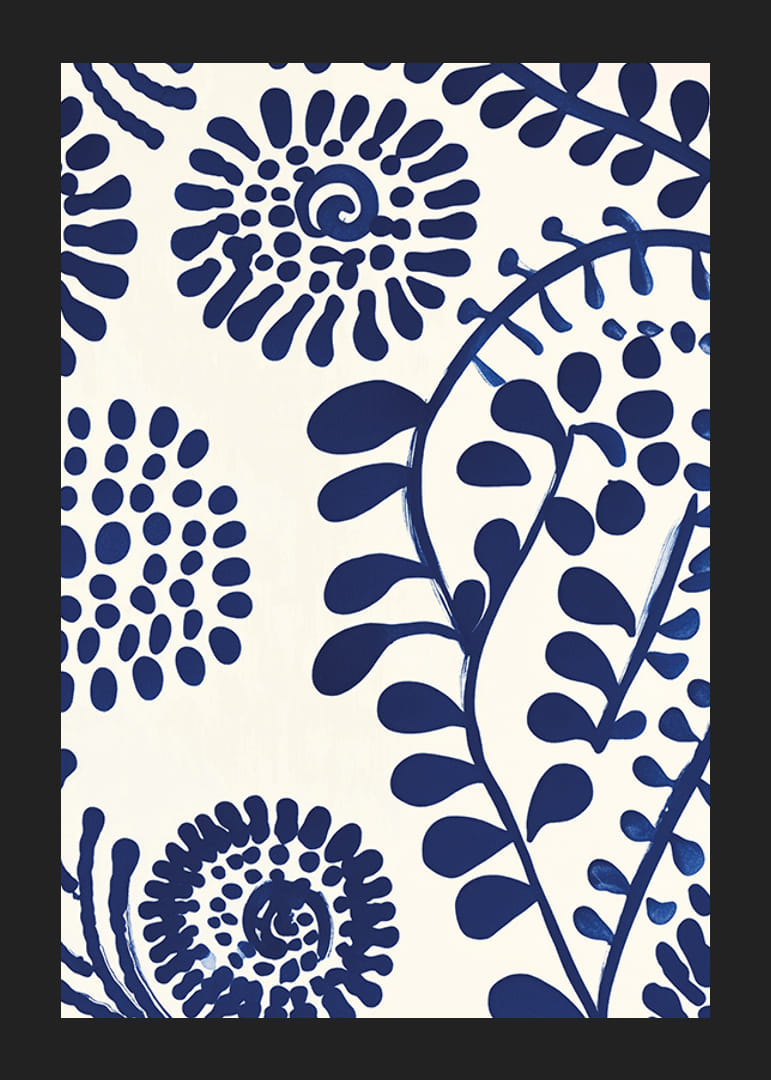 Plagát s abstraktnými, tmavomodrými kvetinovými vzormi na svetlom pozadí-12