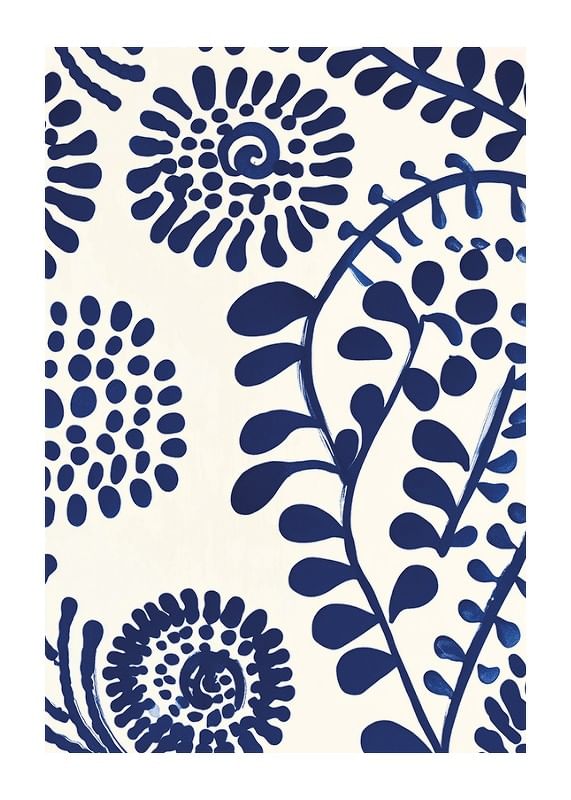 Une affiche avec des motifs floraux abstraits d'un bleu profond sur un fond clair-12