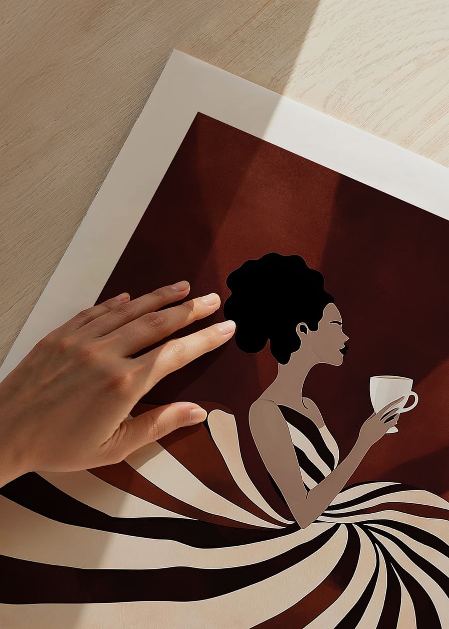 En poster av en kvinna i svepande randig klänning som njuter av en kopp kaffe-12