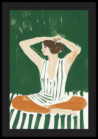 Plagát ženy v pruhovaných šatách, ktorá si dáva vlasy hore-4