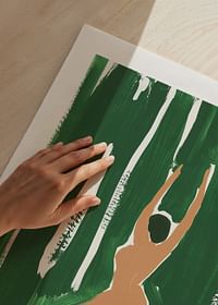 En poster av en kvinna i yogaposition-5