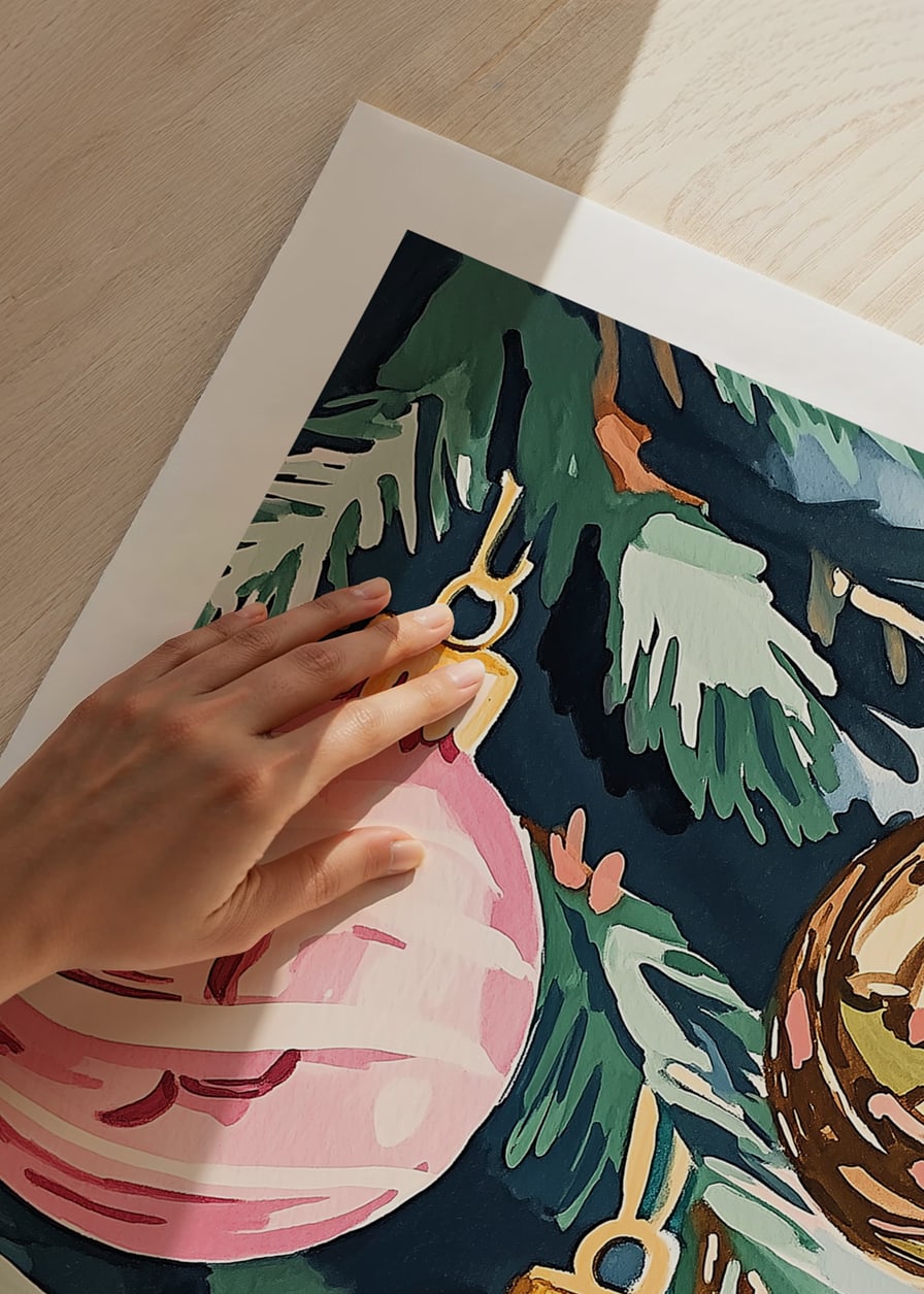 En poster med färgglada julgranskulor i rosa, guld och turkos-12