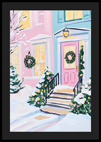 En poster av en pastellfärgad ytterdörr dekorerad med julkransar och snötäckta buskar-4