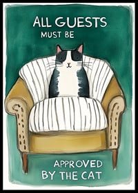 Een poster met een vastberaden kat die in een fauteuil zit -0
