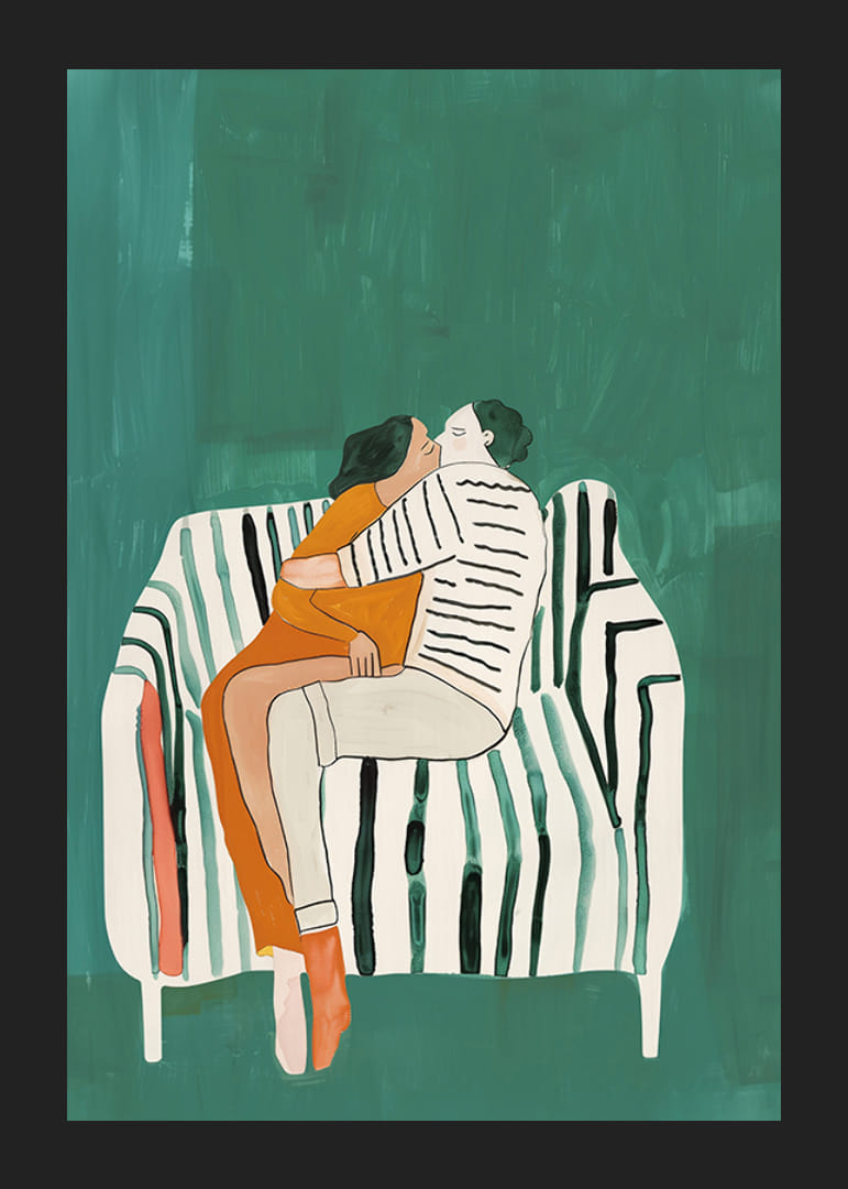 Plagát páru v milujúcom objatí na pruhovanej pohovke-12