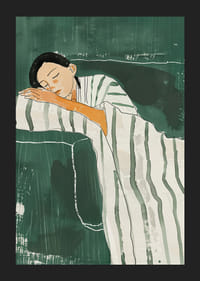 Un poster di una donna in profondo riposo, avvolta in una coperta sul suo divano-5