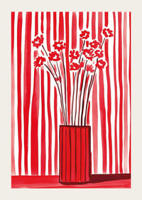 Blomster i vase tatt mot dynamisk rød-hvit stripete bakgrunn-3