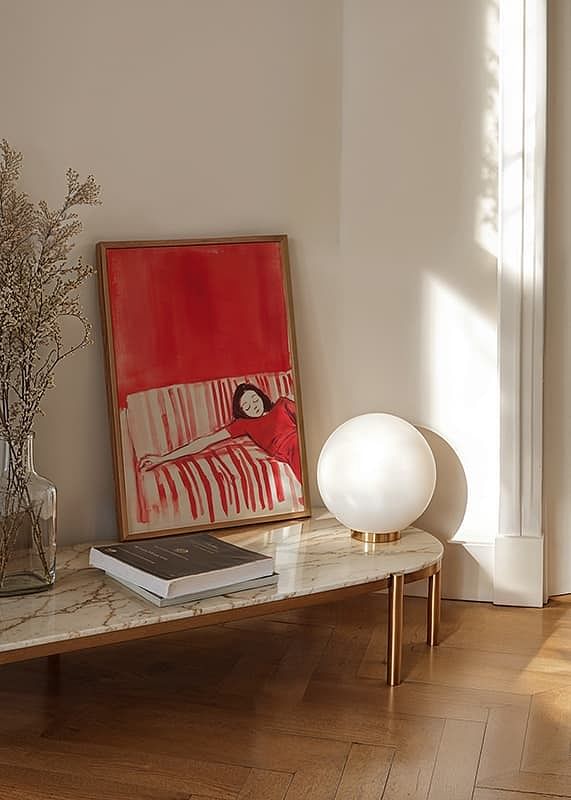 Dreamy rest in red tones, perfect for a calming atmosphere-12