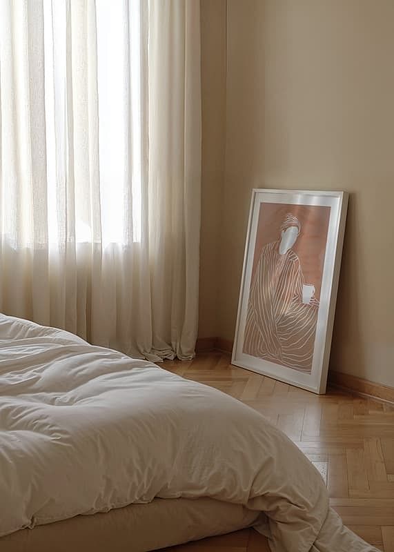 Eleganță relaxată în tonuri pământii cu o ceașcă caldă în mână-12