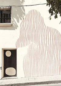 Subtle art meets architecture in a stylish mural-7
