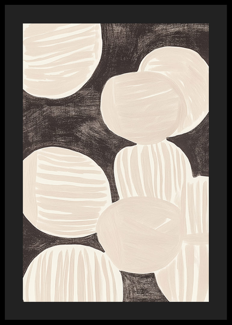 Des formes abstraites flottent harmonieusement sur un fond sombre-12