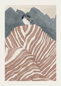 En elegant figur svept i randigt tyg, omgiven av mystiska berg-3