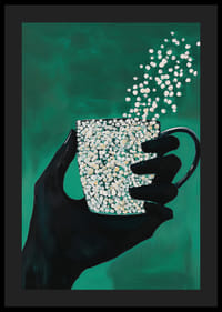 Võlutopsi hoidev silueti käsi sügavrohelisel taustal-4