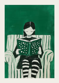 Enkel og beroligende, en jente fordypet i en bok mot en grønn bakgrunn-3