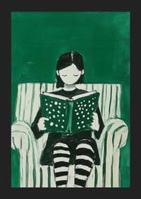 Enkel og beroligende, en jente fordypet i en bok mot en grønn bakgrunn-5