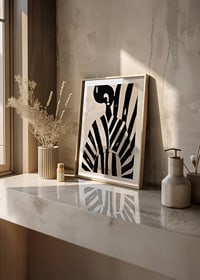 Výrazné čierne a biele pruhy vytvárajú elegantný a moderný vzhľad-8