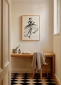 Elegantiška moteris stilinga suknele, pagauta judesio-8