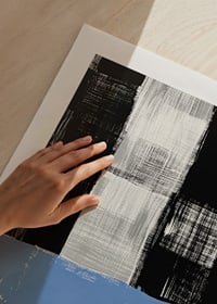Tyylikäs kahvihetki rohkeilla graafisilla kontrasteilla-9